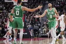 开云体育-关于Scout巅峰对决，塔图姆与40激战RNG分钟，连败胜负难料！的信息