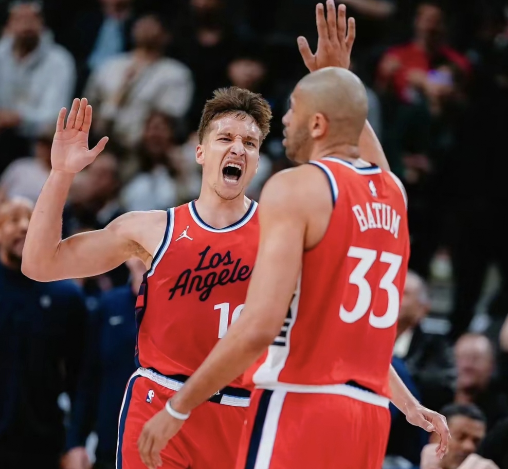 莱万多夫斯基在快船比赛中锐不可当，晋级下一阶段引发热议！全场沸腾不已(莱万多夫斯基九五至尊)